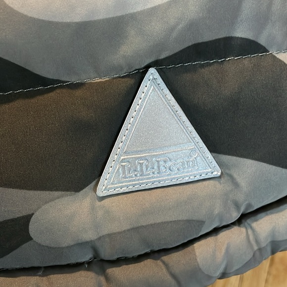 L.L. Bean - Reversible Puffer Vest - Size 6-12 months - Orange and Grey Camo - Picture 5 of 10